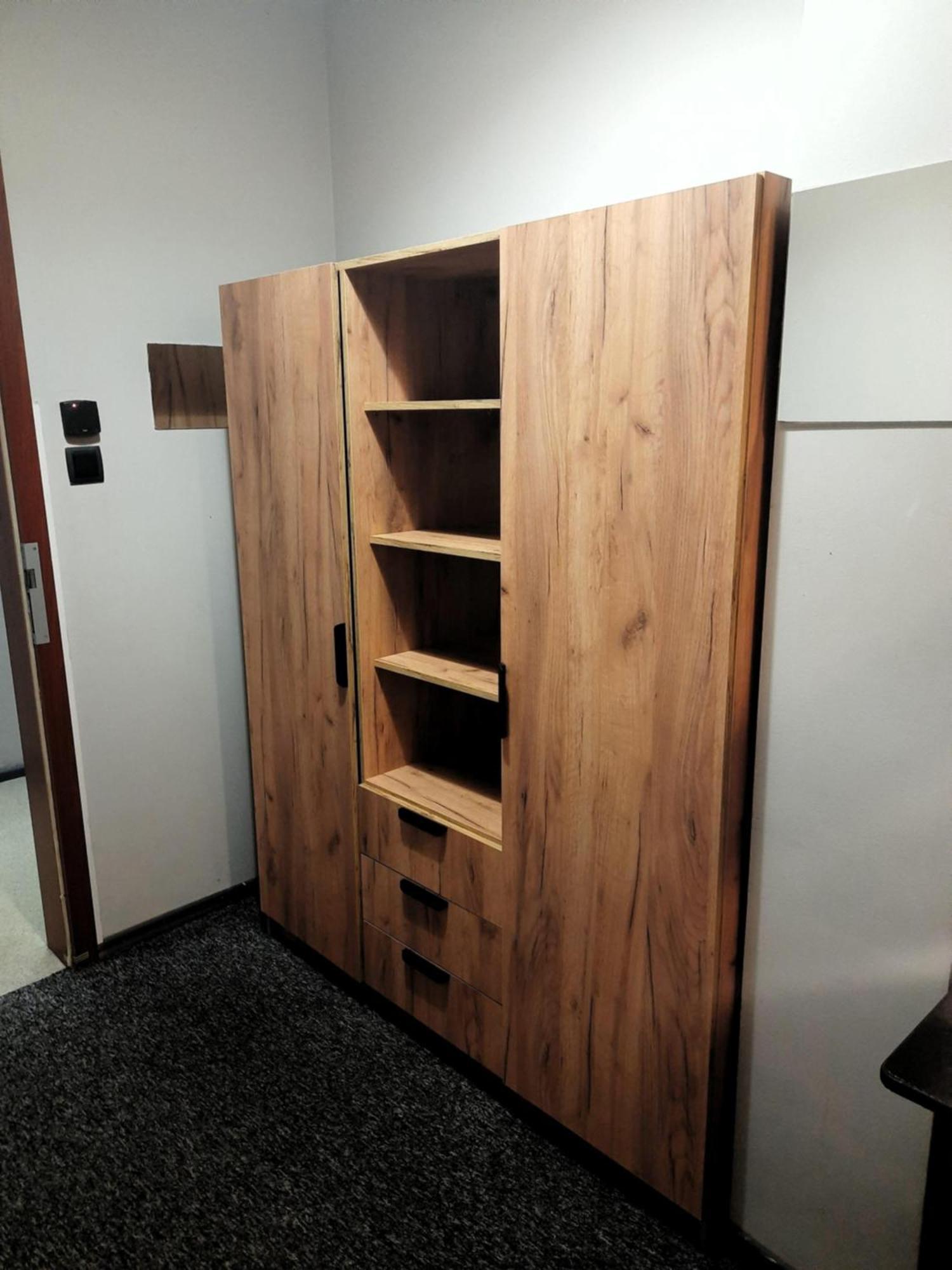 Go Hostel Rewolucji Лодзь Экстерьер фото