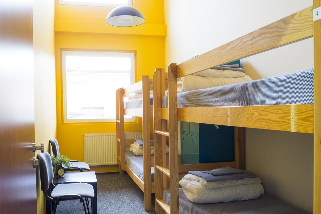 Go Hostel Rewolucji Лодзь Экстерьер фото