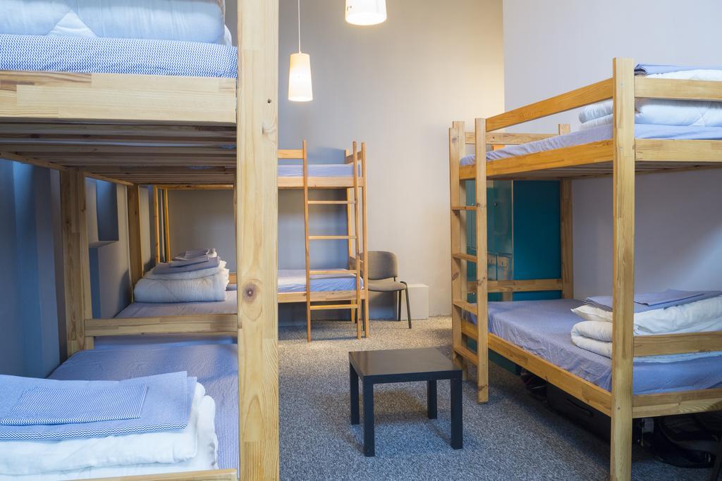 Go Hostel Rewolucji Лодзь Экстерьер фото