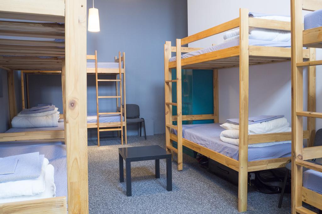 Go Hostel Rewolucji Лодзь Экстерьер фото